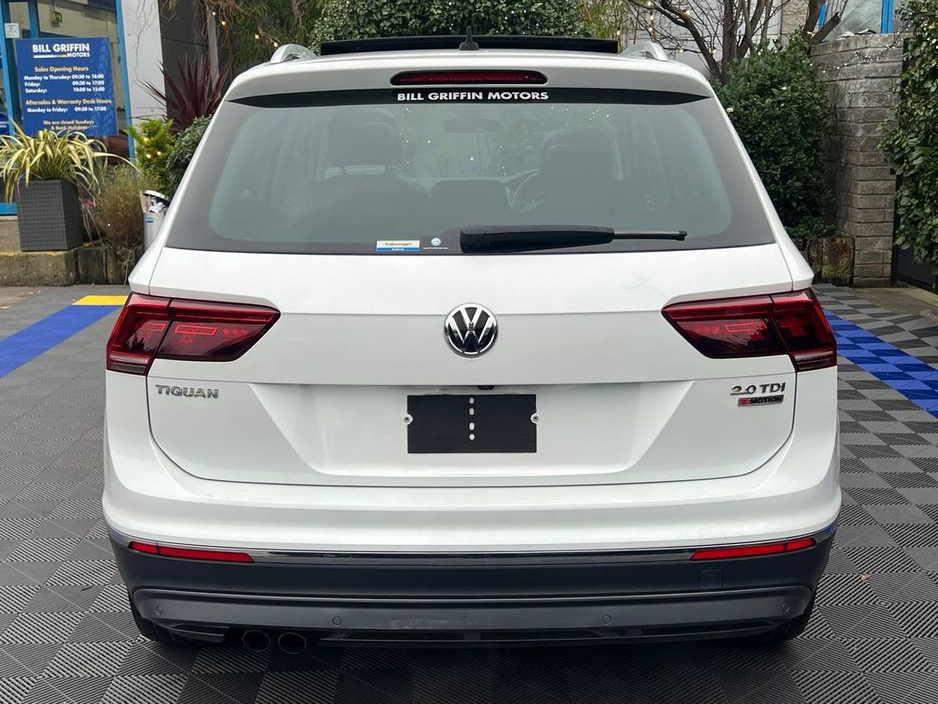 2020 Volkswagen Tiguan HIGHLINE 4MOTION 2.0 TDI // OPENING PAN ROOF // DIAMOND CUT ALLOYS // LEATHER HEATED SEATS €32,950