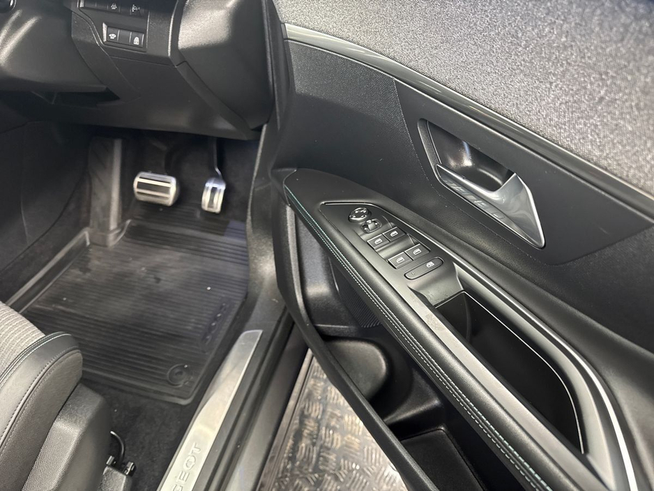 2024 Peugeot 5008 - image 11