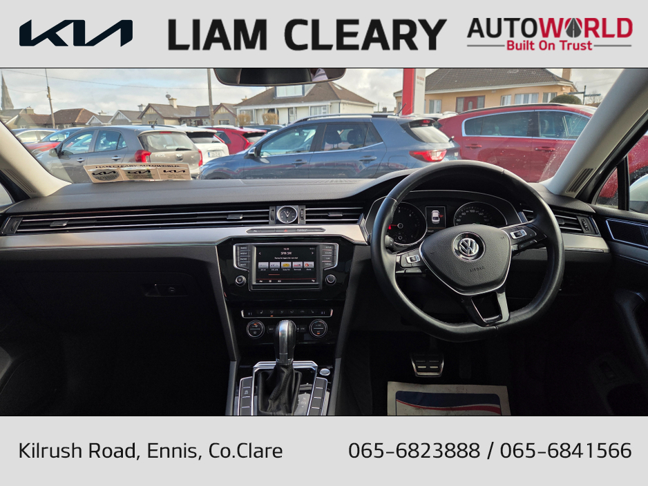 2015 Volkswagen Passat - image 11