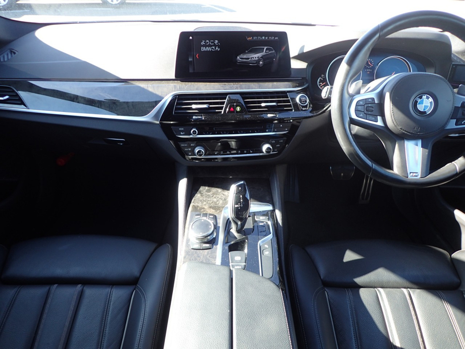 2017 BMW 5 Series - image 10