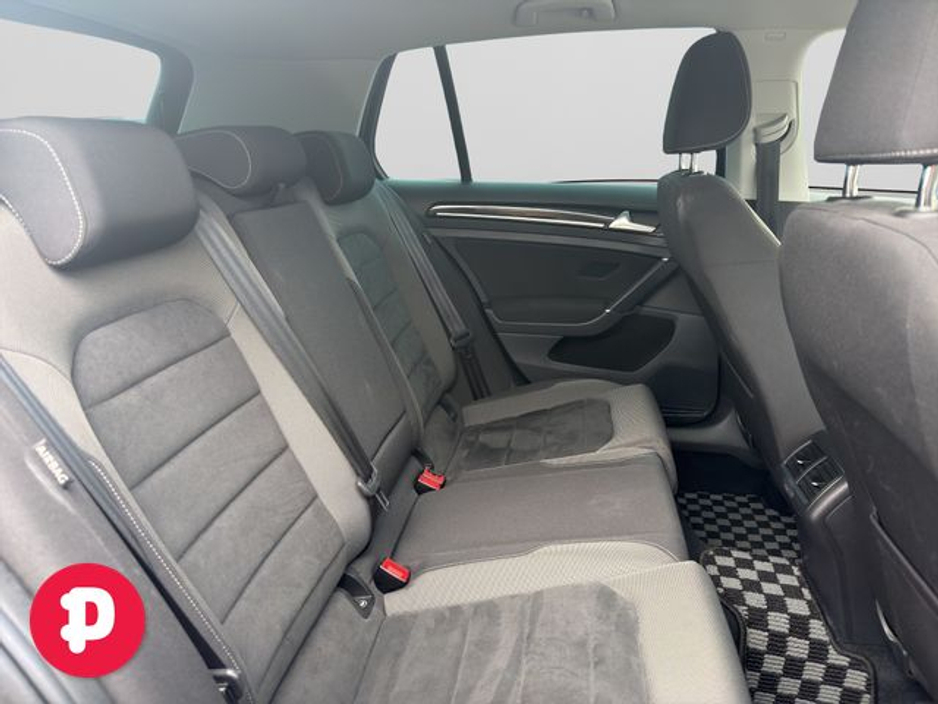 2017 Volkswagen Golf - image 15