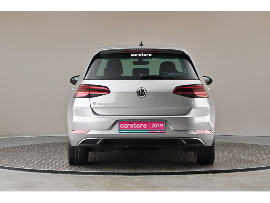 2019 Volkswagen E-Golf - image 8