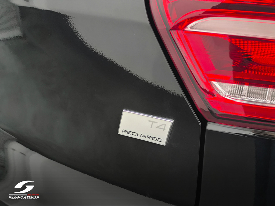 2022 Volvo XC40 (221) R-DESIGN T4 RECHARGE AUTO €33,995