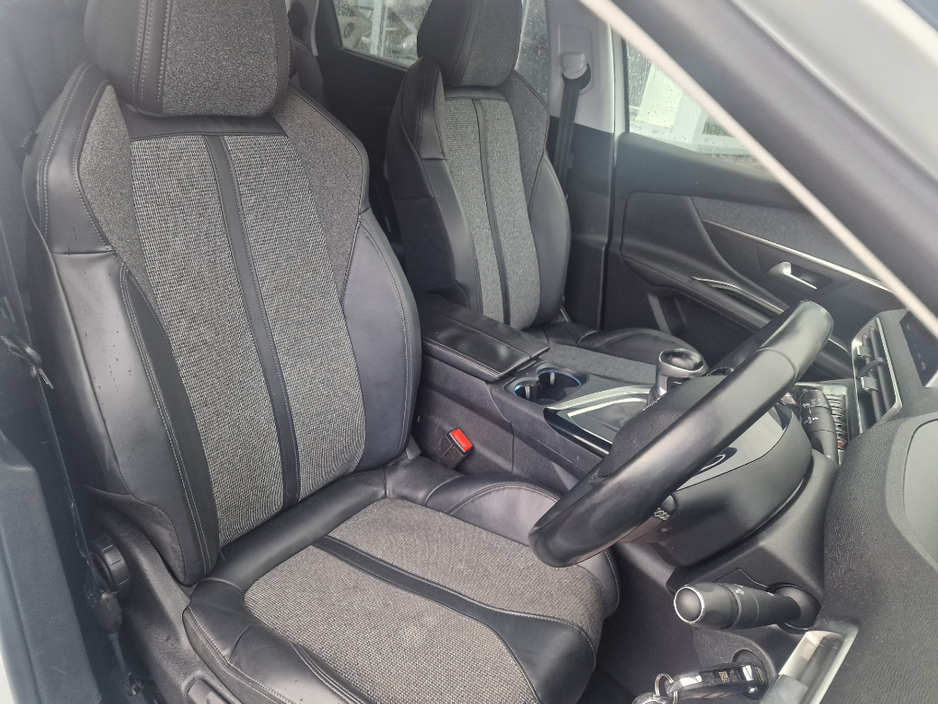 2018 Peugeot 5008 Allure 1.5 Blue HDI 130 6.2 4D €18,950