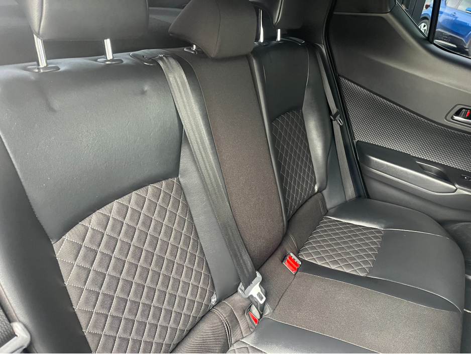 2019 Toyota C-HR 1.8 HYBRID AUTOMATIC HIGH SPEC €18,450