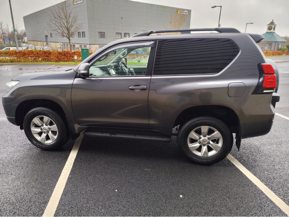 2018 Toyota Landcruiser SWB GX COMMERCIAL ** AUTOMATIC ** PRICE PLUS V.A.T ** FULL V.A.T INVOICE AVAILABLE ** €29,995