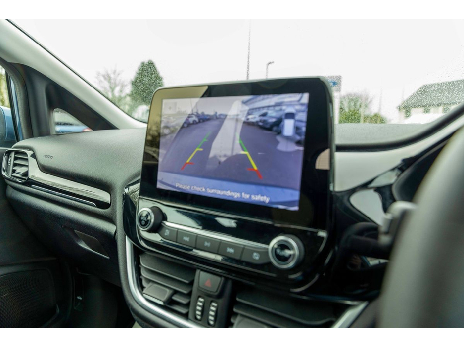 2022 Ford Fiesta - image 11