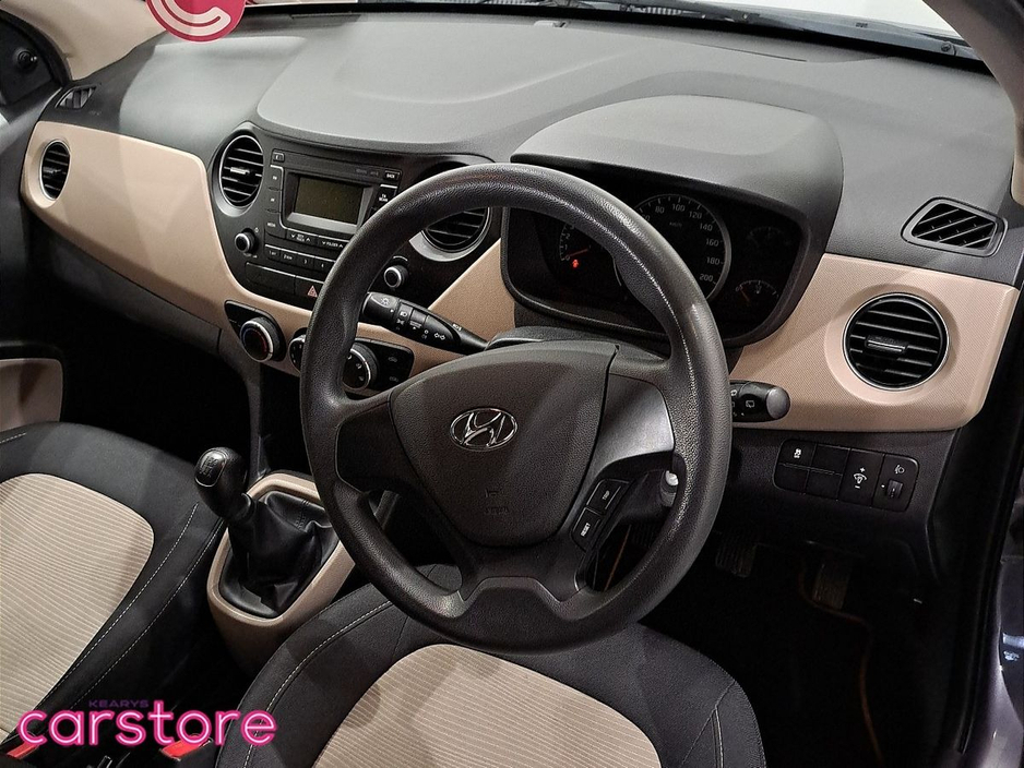 2017 Hyundai i10 - image 15