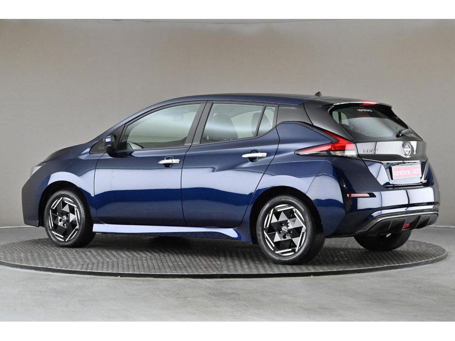2023 Nissan Leaf - image 5