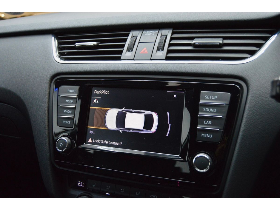 2015 Skoda Octavia RS 2.0TSI 230HP