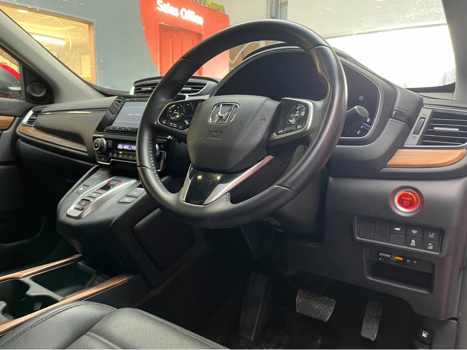 2018 Honda CR-V €24950 2018 HONDA CR-V EX HYBRID MASTERPIECE 2.0 / CRUISE CONTROL / REVERSE CAMERA / ELECTRIC MEMORY & HEATED SEATS / PADDLE SHIFTERS / PANORAMIC SUNROOF €24,950