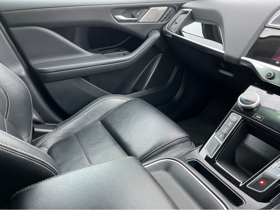 2020 Jaguar I-Pace - image 14