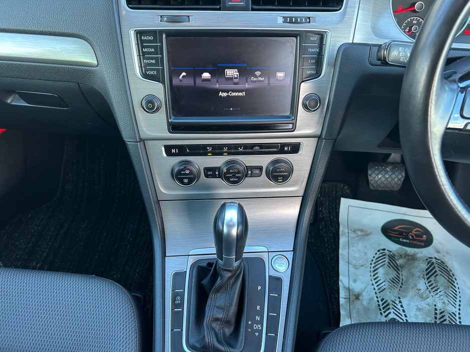 2016 Volkswagen Golf - image 11
