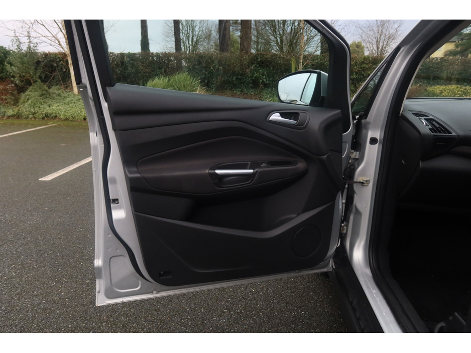 2015 Ford Grand C-Max 1.5 TDCI ZETEC 120 120PS 5DR €7,500