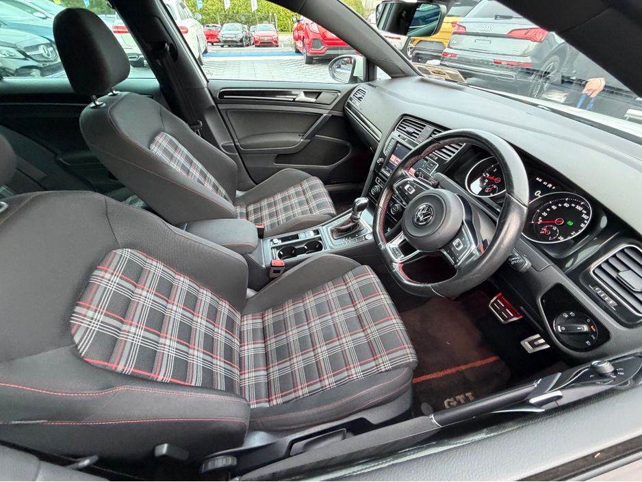 2017 Volkswagen Golf - image 14