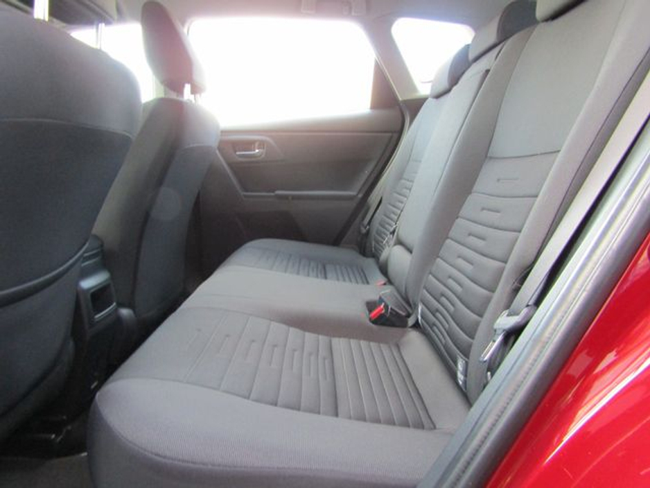 2018 Toyota Auris Hybrid Luna 4DR Auto €16,950