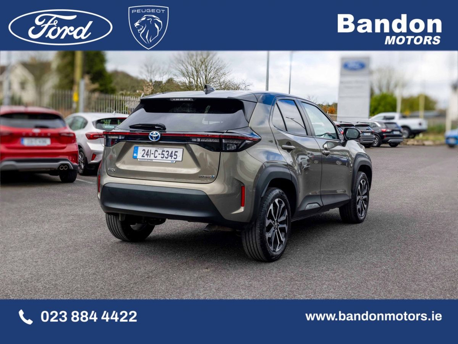 2024 Toyota Yaris Cross - image 4