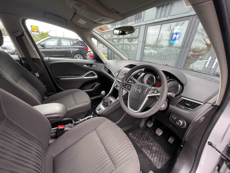 2016 Opel Zafira - image 6