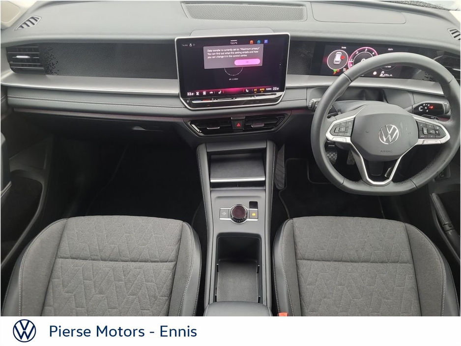 2025 Volkswagen Tayron - image 4