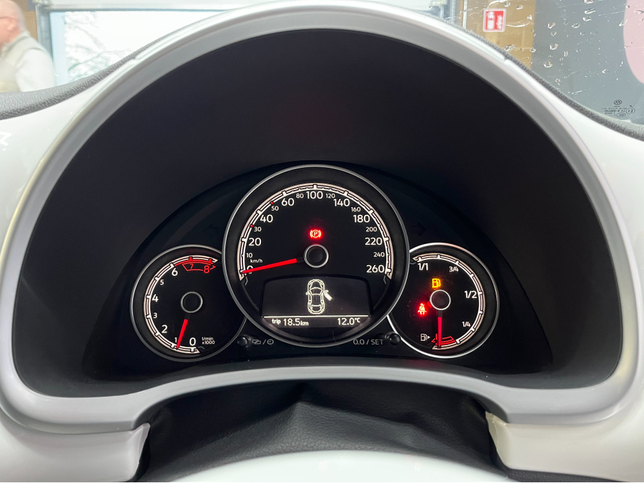 2019 Volkswagen Beetle €17950 2019 VOLKSWAGEN BEETLE DESIGN MASTER 1.2 AUTOMATIC / CRUISE CONTROL / REVERSE CAMERA AND MORE €17,950