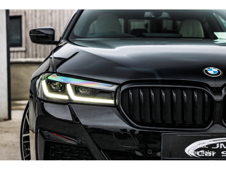 2021 BMW 5 Series - image 7