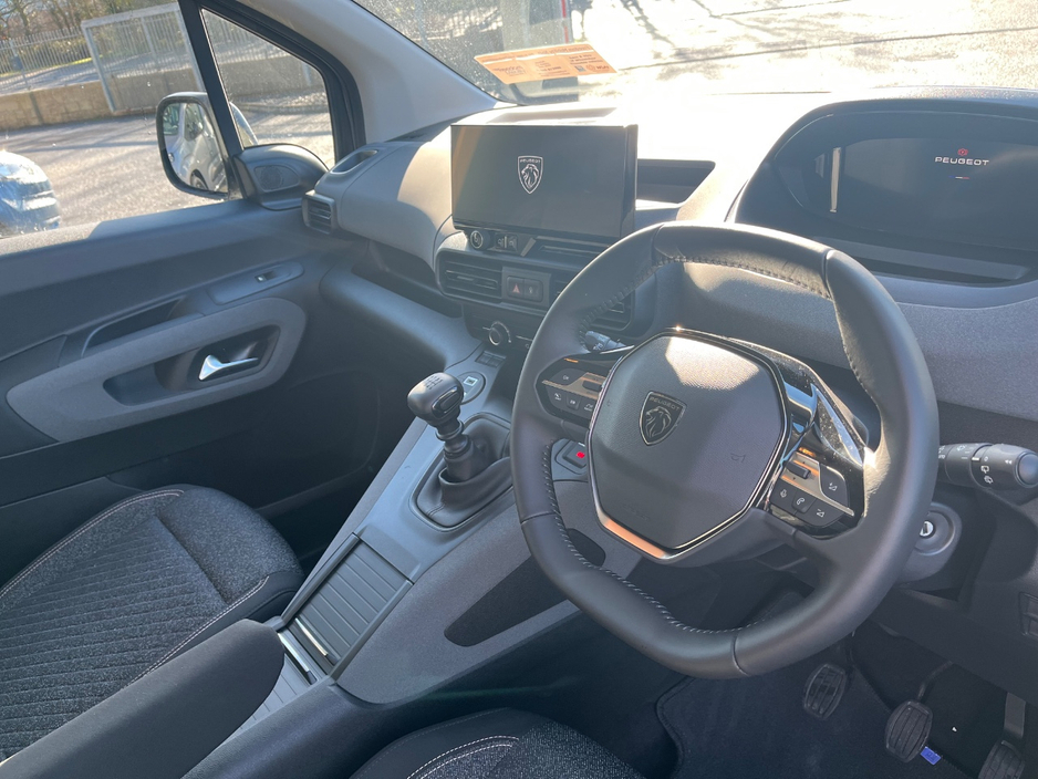 2026 Peugeot Rifter - image 10