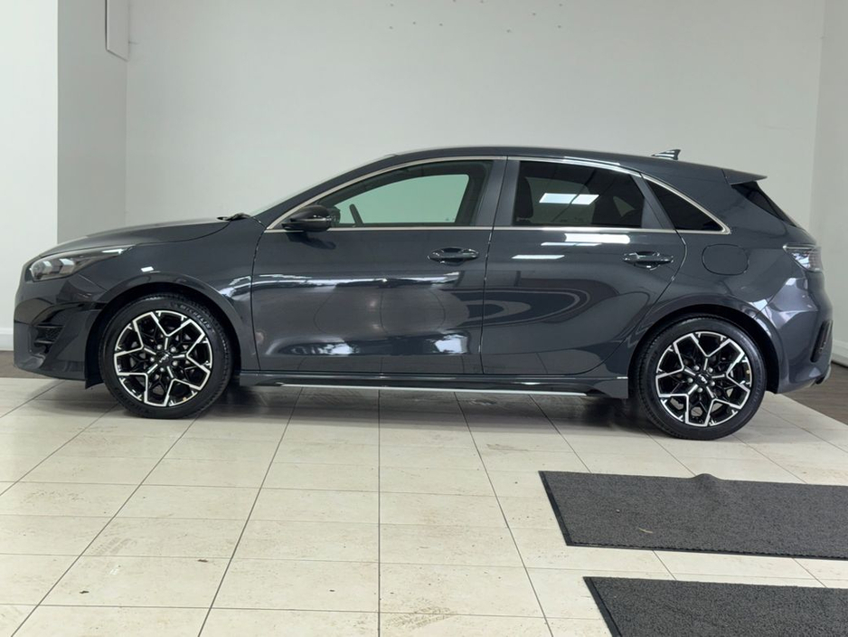 2025 Kia Ceed - image 11