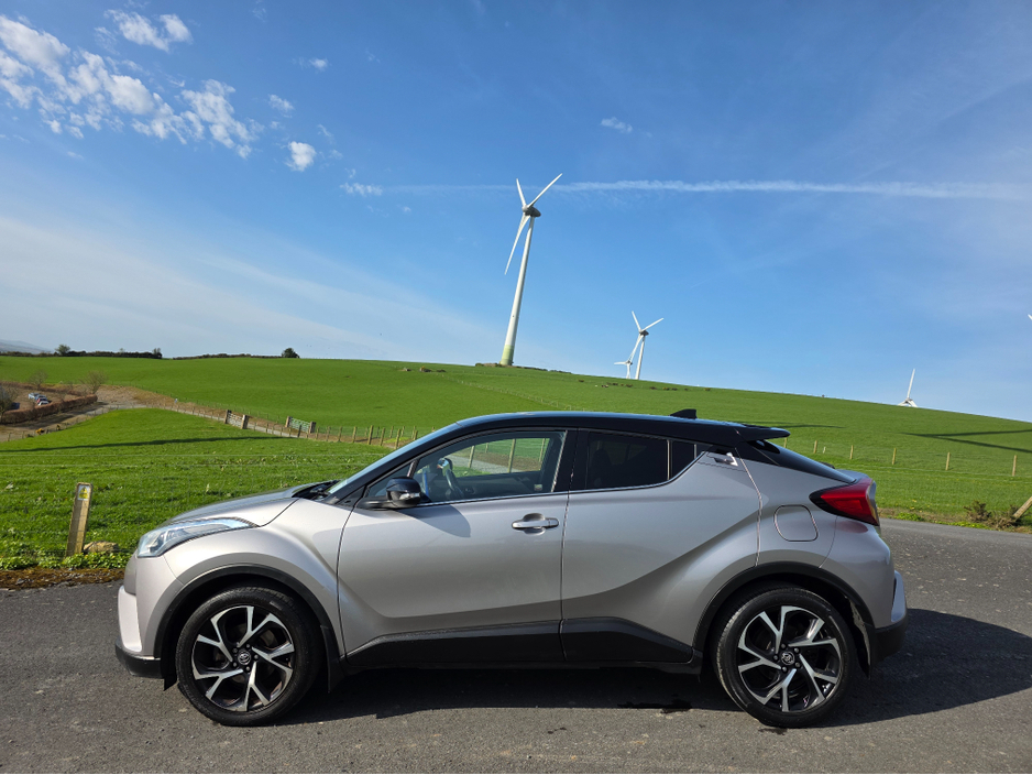 2016 Toyota C-HR - image 3