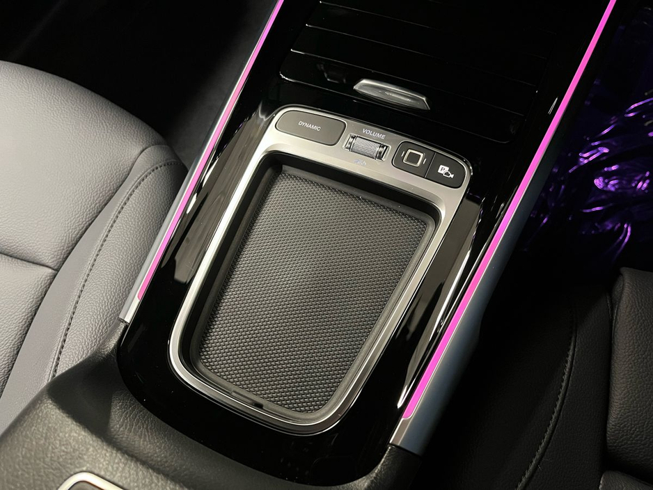 2026 Mercedes-Benz GLB 200d Progressive - 18 Inch Alloys - Reversing Camera - Ambient Lighting - Sat Nav - Climate Control - Heated Seats - Keyless Start - Apple CarPlay/Android Auto €73,298