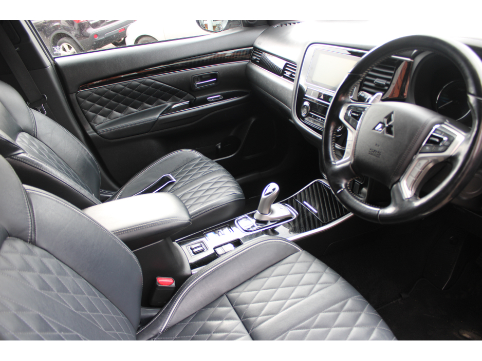 2019 Mitsubishi Outlander - image 8