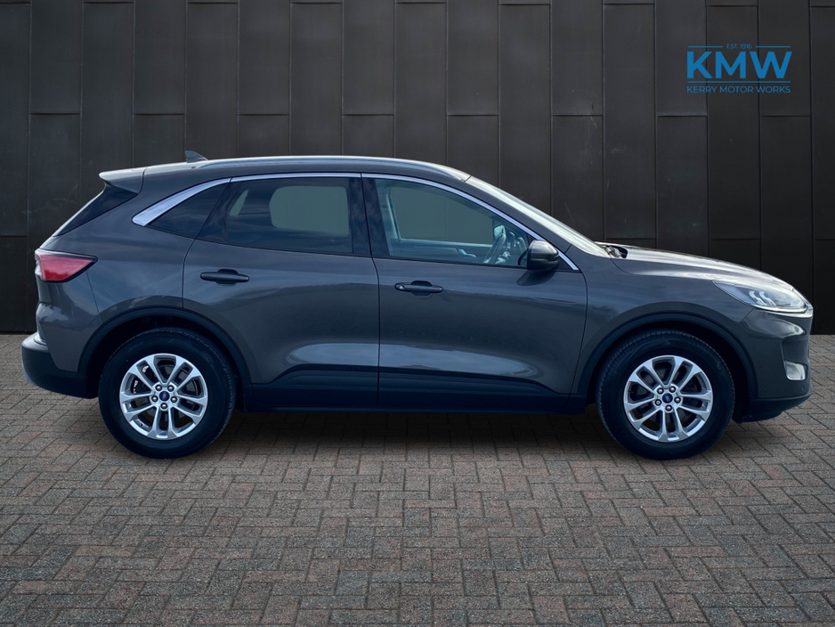 2021 Ford Kuga - image 4