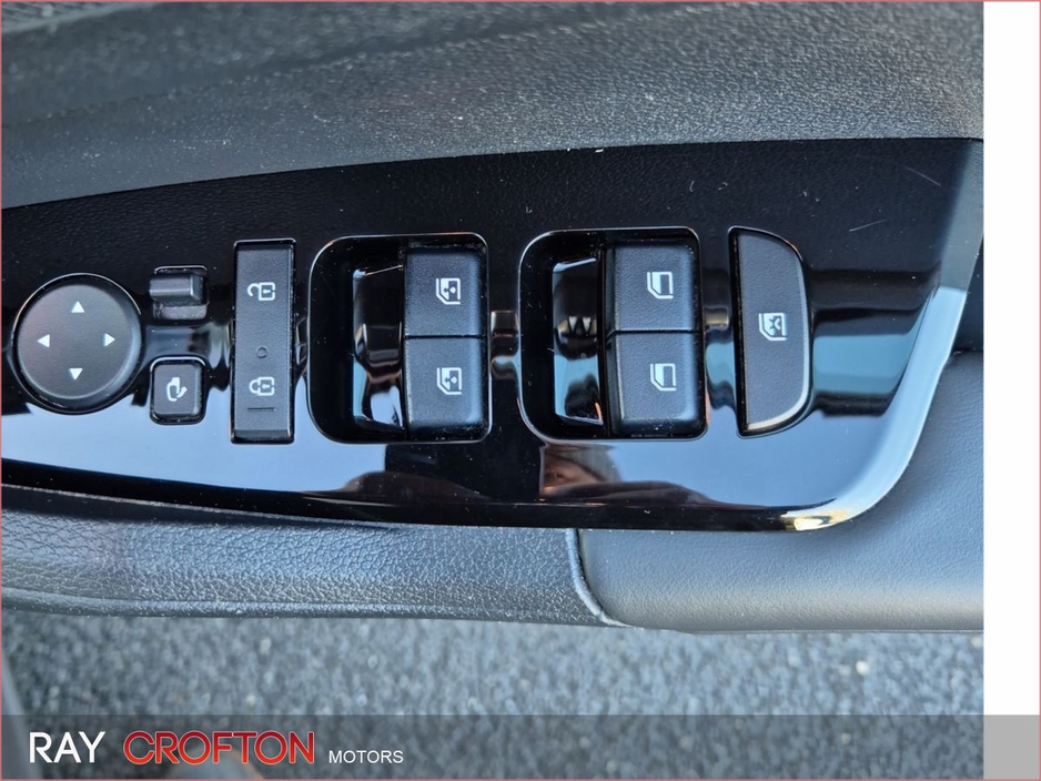 2022 Kia Sportage - image 17