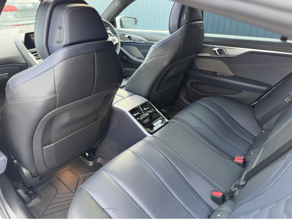 2020 BMW 8 Series - image 35