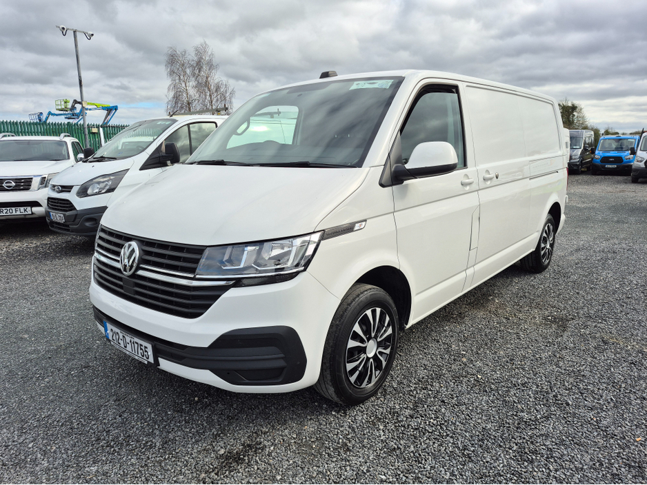 2021 Volkswagen Transporter - image 3