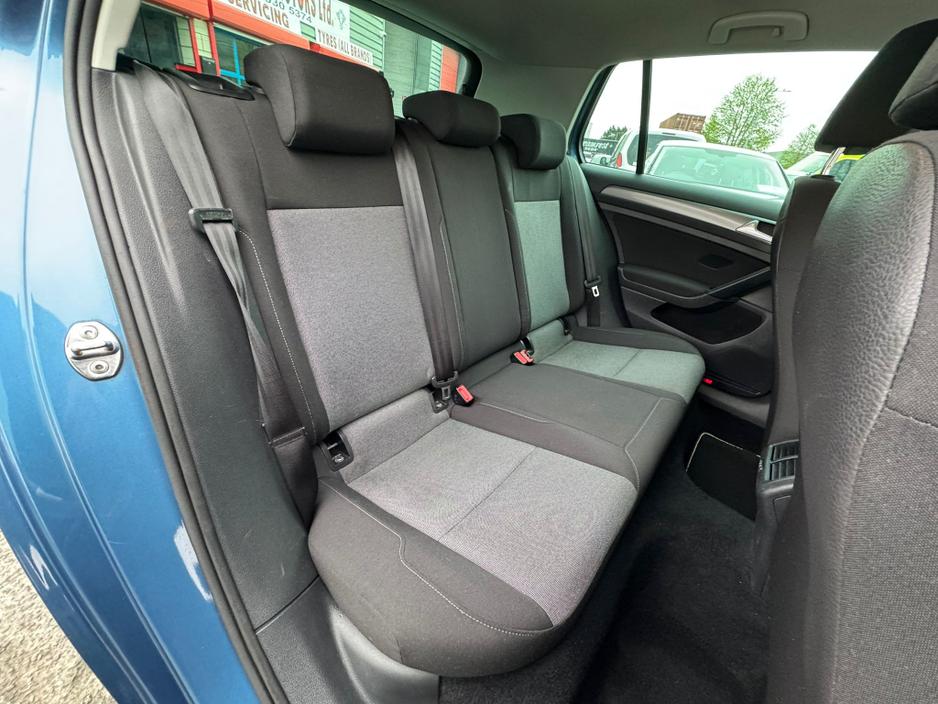 2017 Volkswagen Golf - image 12