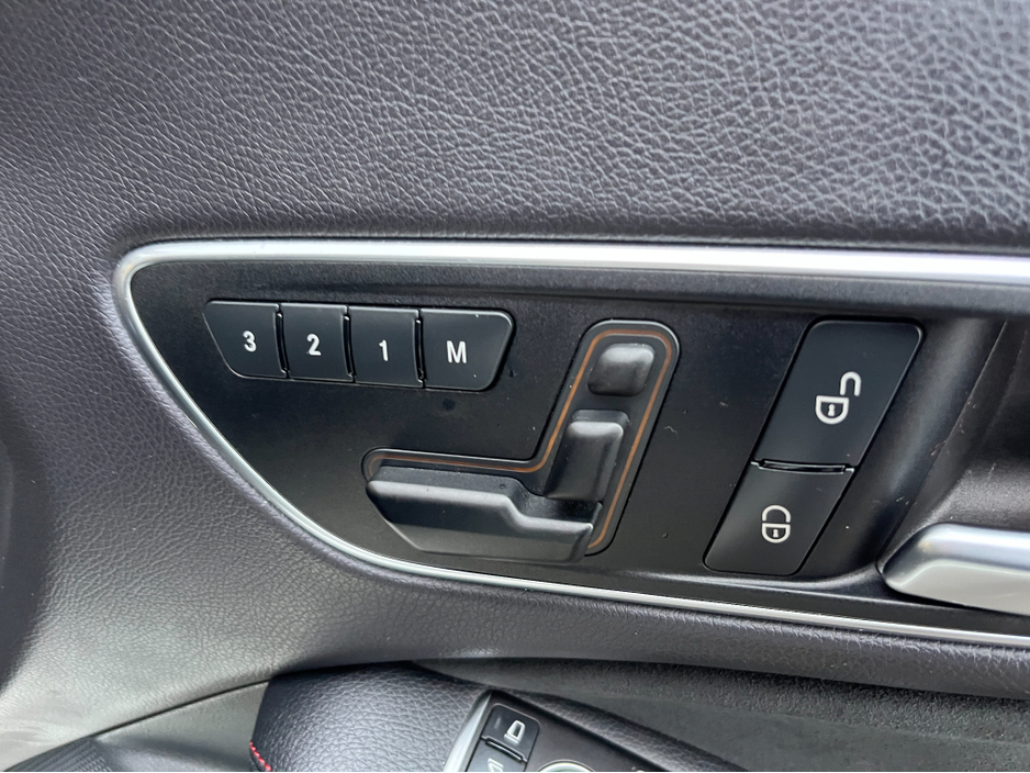 2015 Mercedes-Benz CLA Class 180 AMG BLACK EDITION AUTOMATIC 1.6 PETROL //HIGH SPEC//LOW MILES//KEYLESS ENTRY//HALF LEATHER HEATED SEATS//ADAPTIVE CRUISE CONTROL//REVERSE CAMERA// €19,950