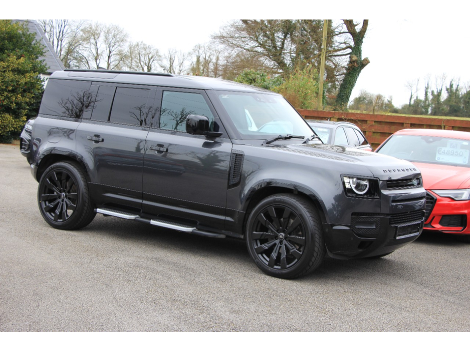 2022 Land Rover Defender - image 26