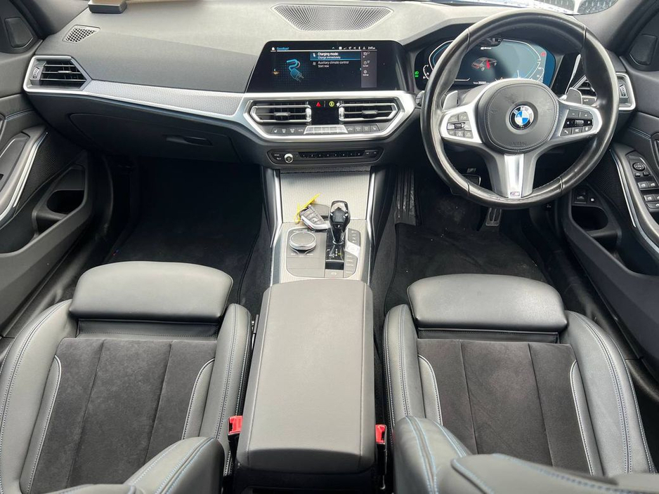 2020 BMW 3 Series - image 10