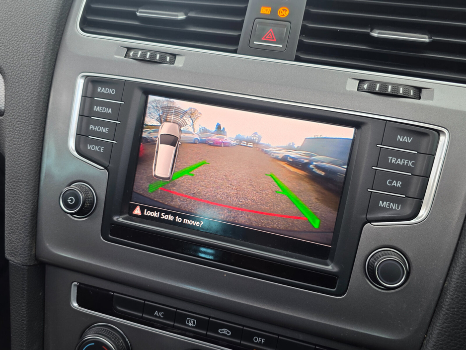 2016 Volkswagen Golf - image 8