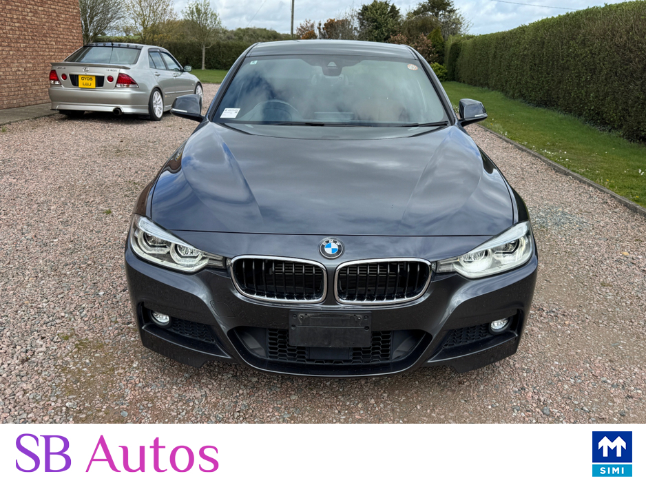 2016 BMW 3 Series - image 3