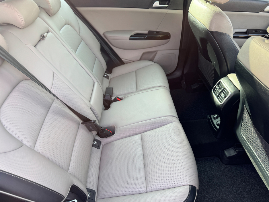 2020 Kia Sportage - image 15
