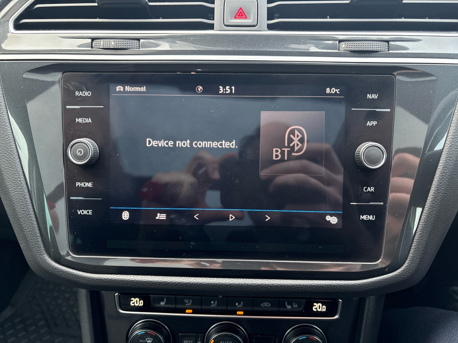 2020 Volkswagen Tiguan - image 19