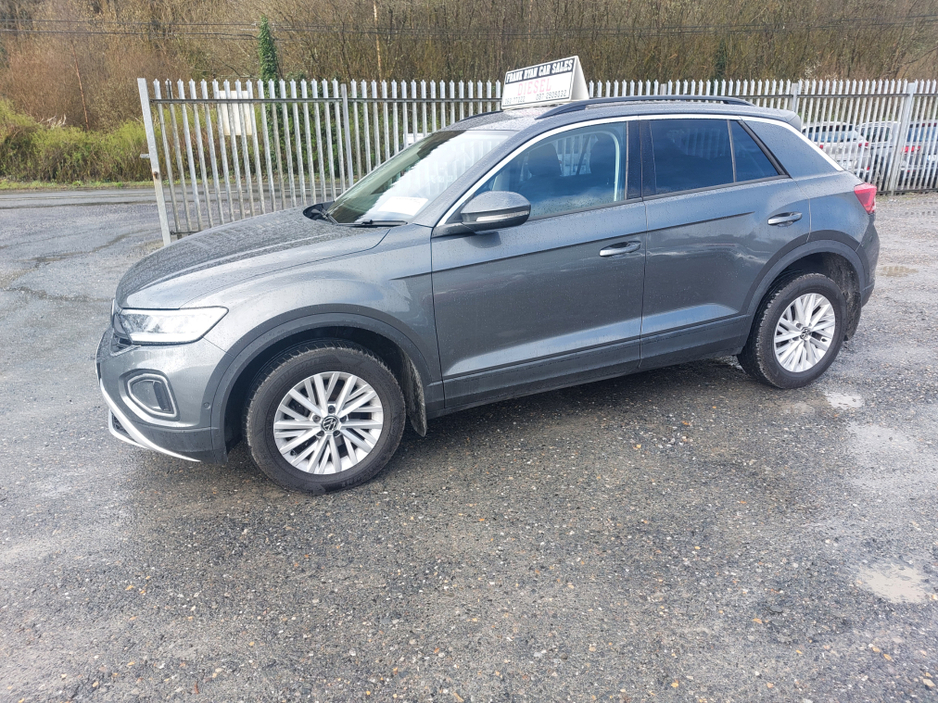 2022 Volkswagen T-Roc - image 7