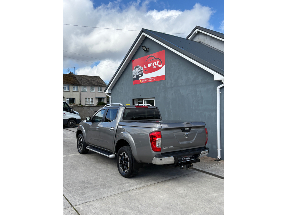 2020 Nissan Navara - image 4