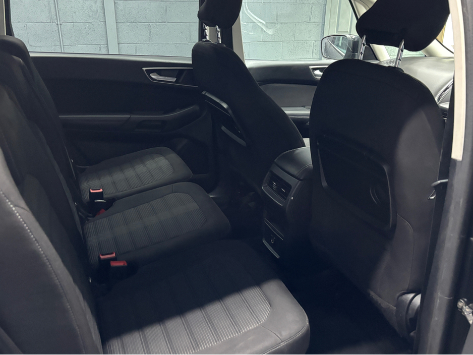 2017 Ford Galaxy - image 5