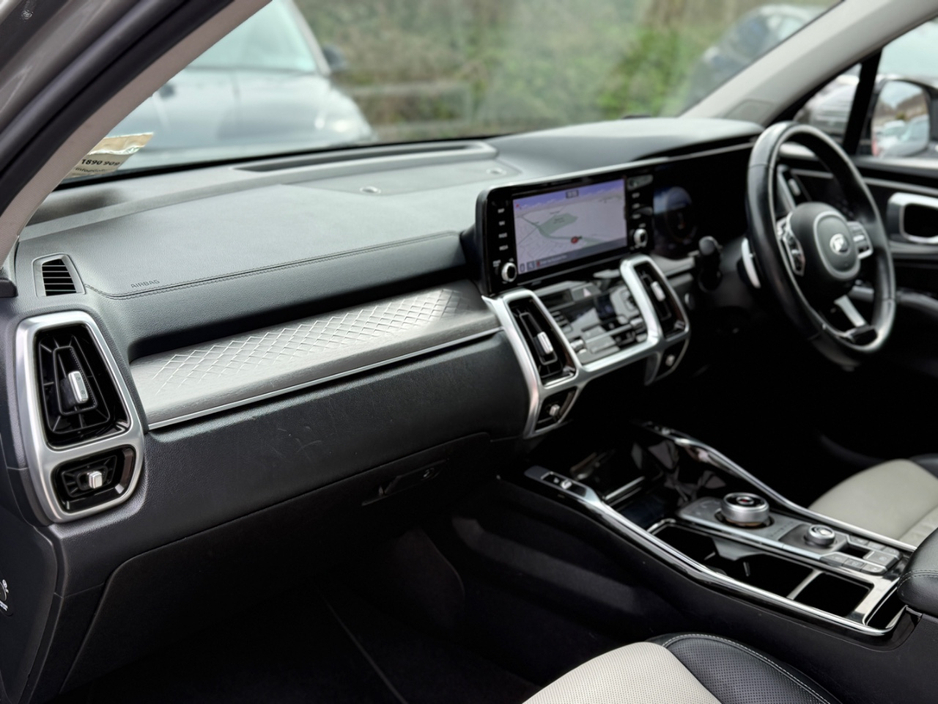 2021 Kia Sorento - image 32