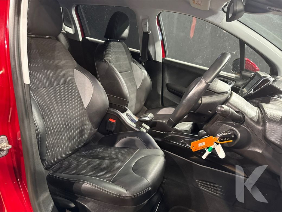 2017 Peugeot 2008 BLACK HALF LEATHER - FACTORY ALLOYS - REVERSE CAMERA €12,950