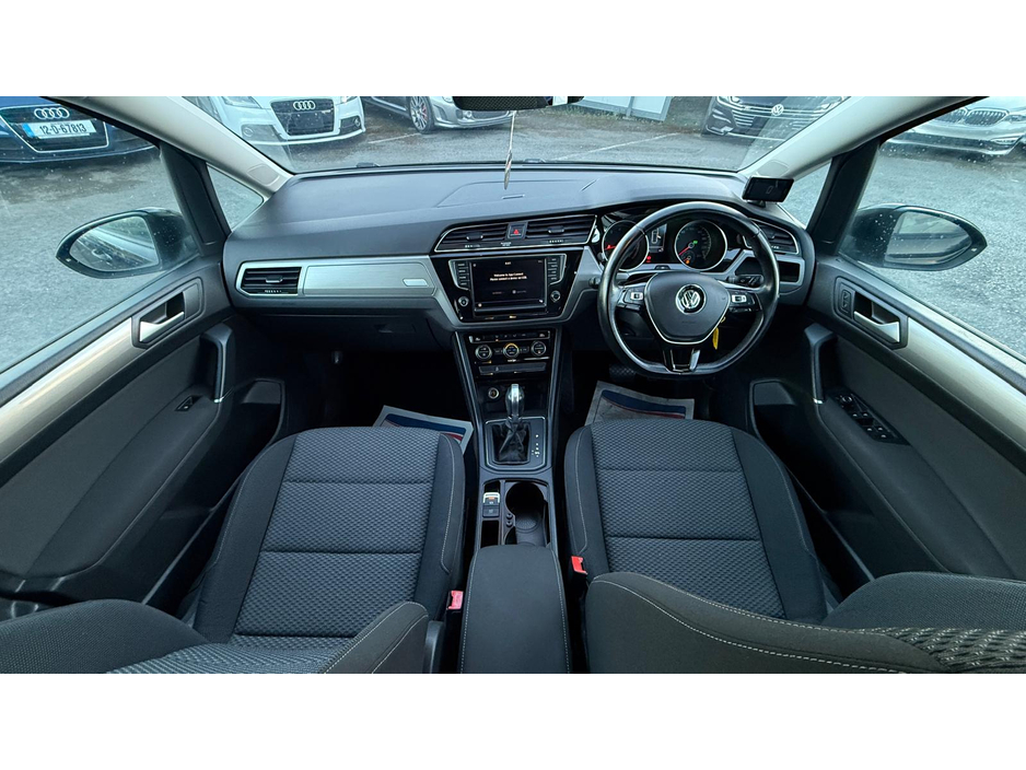 2016 Volkswagen Touran - image 17