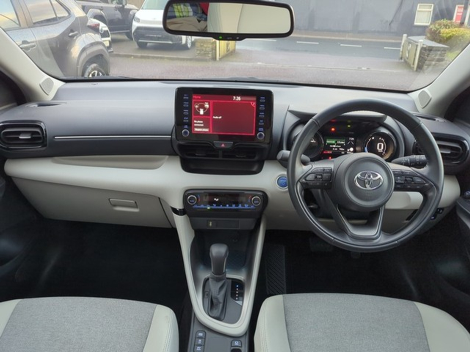 2023 Toyota Yaris FRESH SELECTION OF TRADE-INS YARIS 1.5 HYBRID PLATINUM