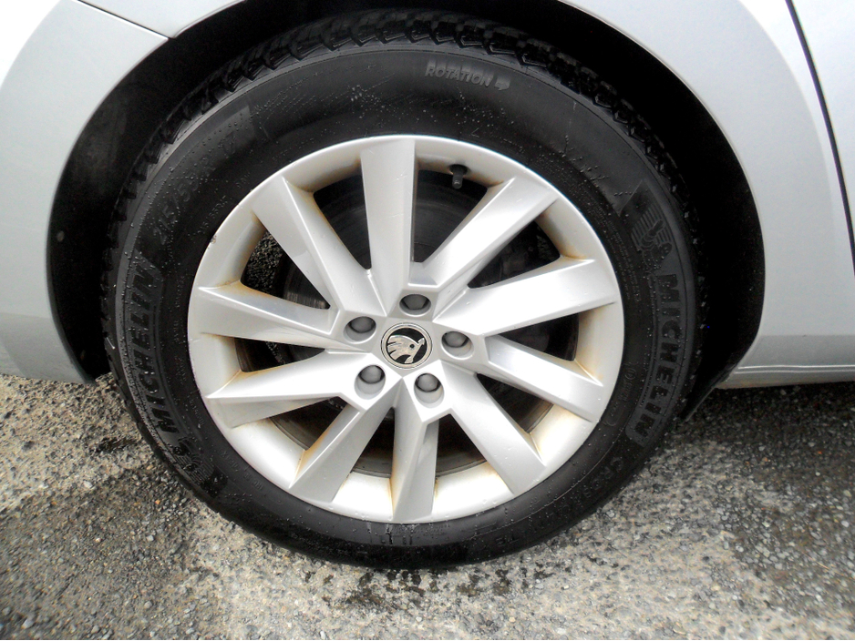 2022 Skoda Superb - image 15